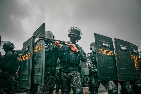 What Factors Currently Influence the UK Real Estate Market?